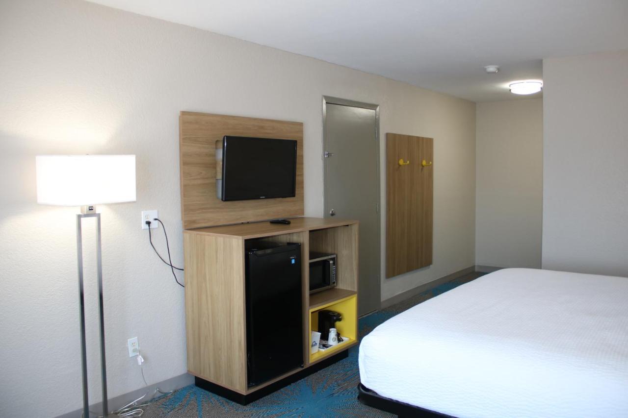 Days Inn By Wyndham Waco University Area Exteriér fotografie