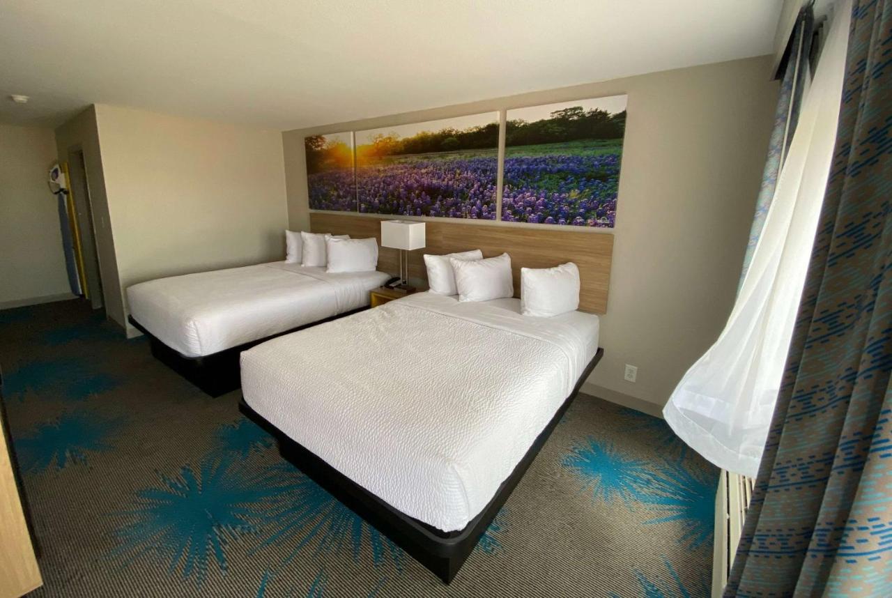 Days Inn By Wyndham Waco University Area Exteriér fotografie