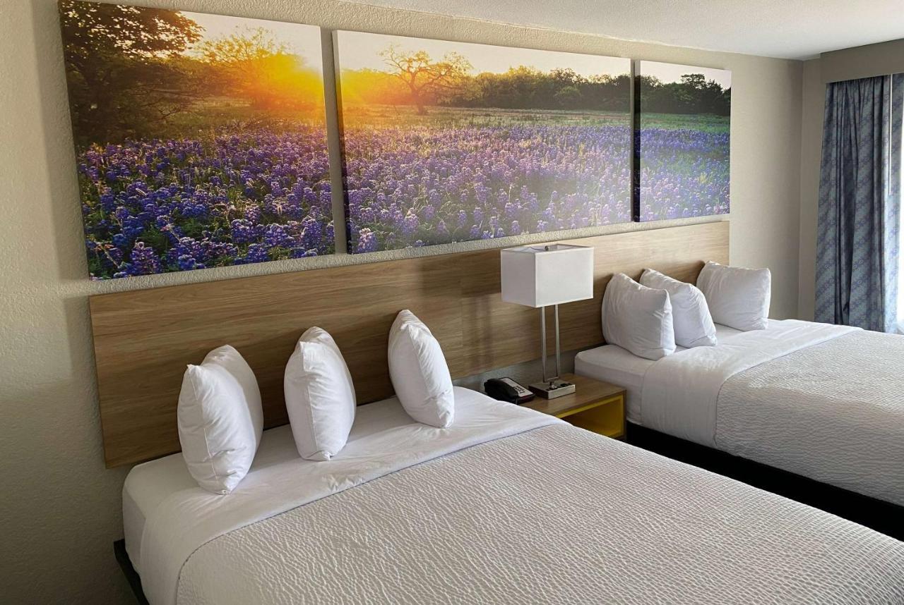 Days Inn By Wyndham Waco University Area Exteriér fotografie