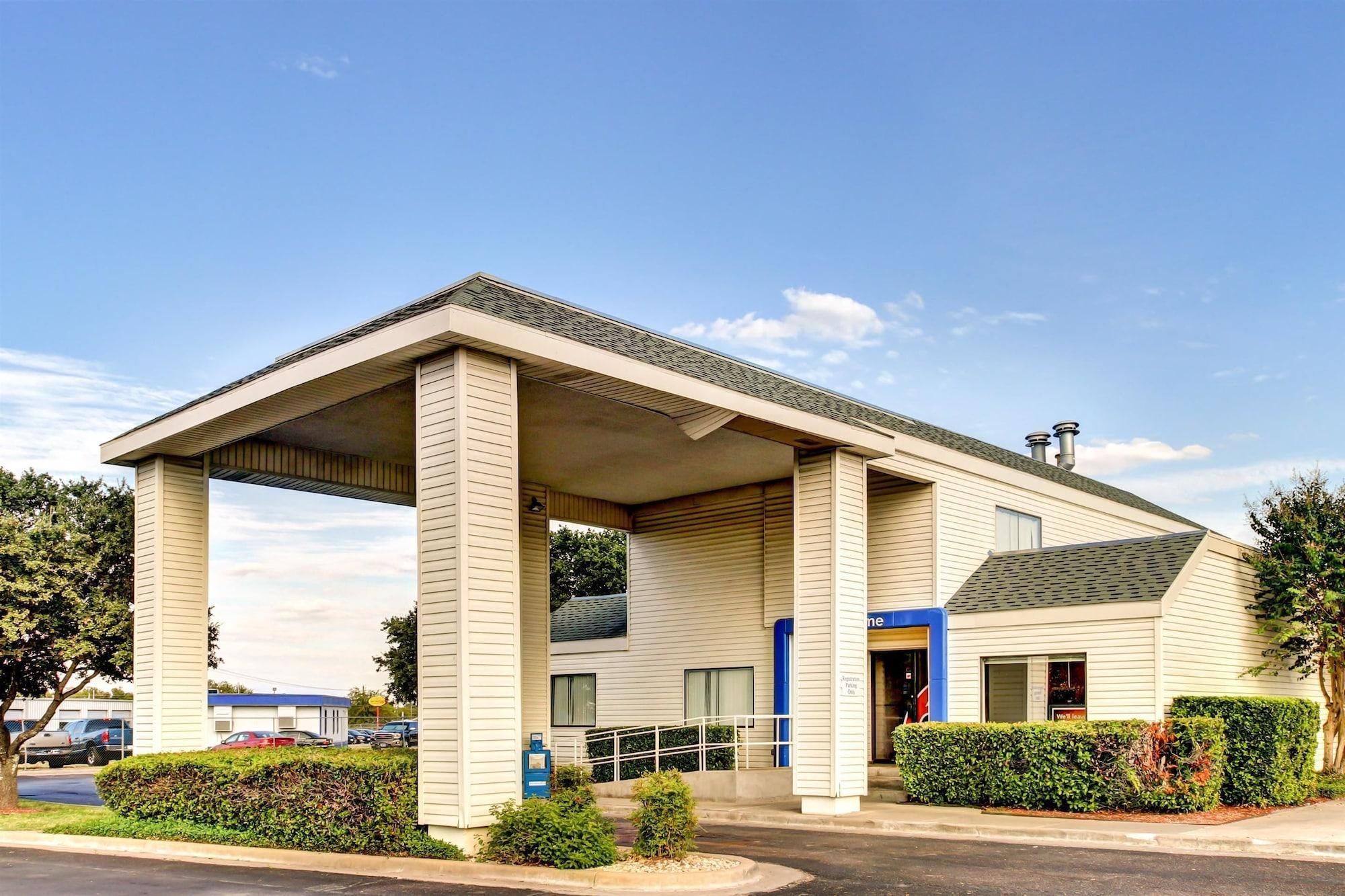 Days Inn By Wyndham Waco University Area Exteriér fotografie
