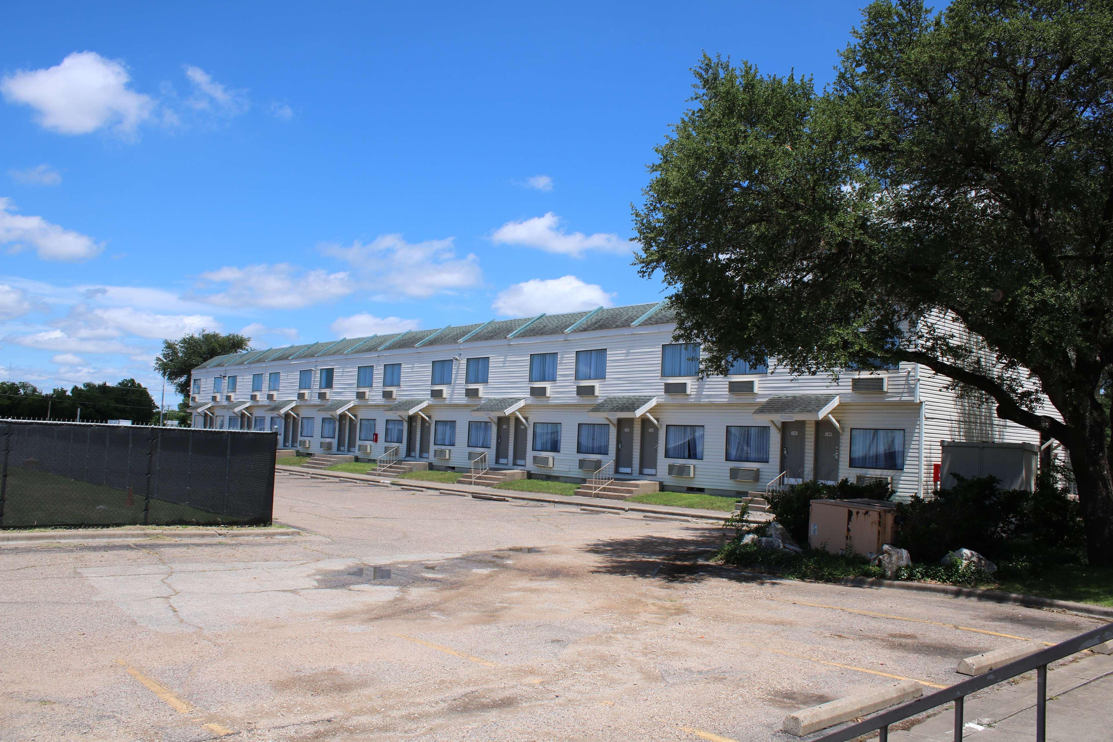 Days Inn By Wyndham Waco University Area Exteriér fotografie