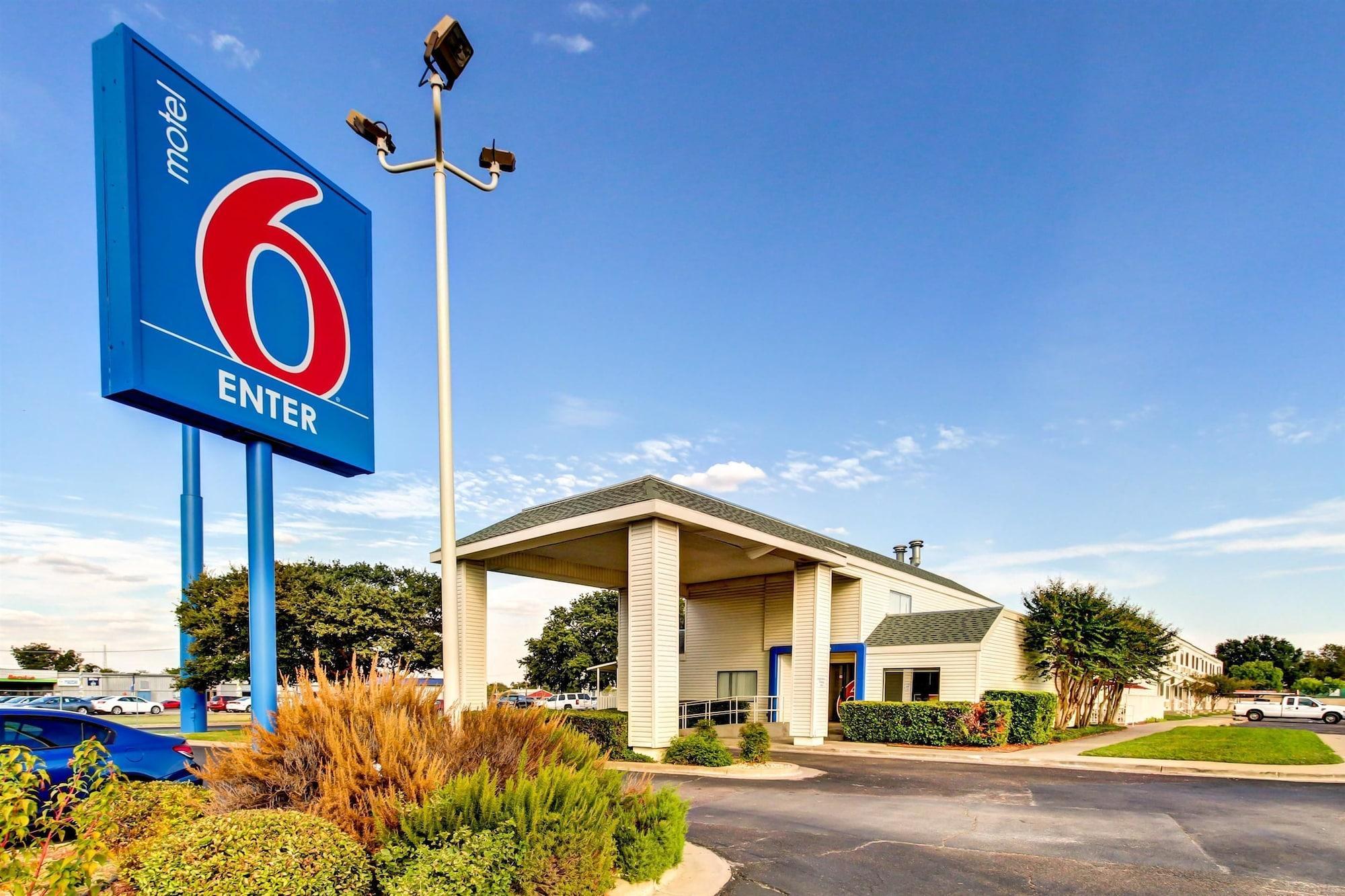 Days Inn By Wyndham Waco University Area Exteriér fotografie