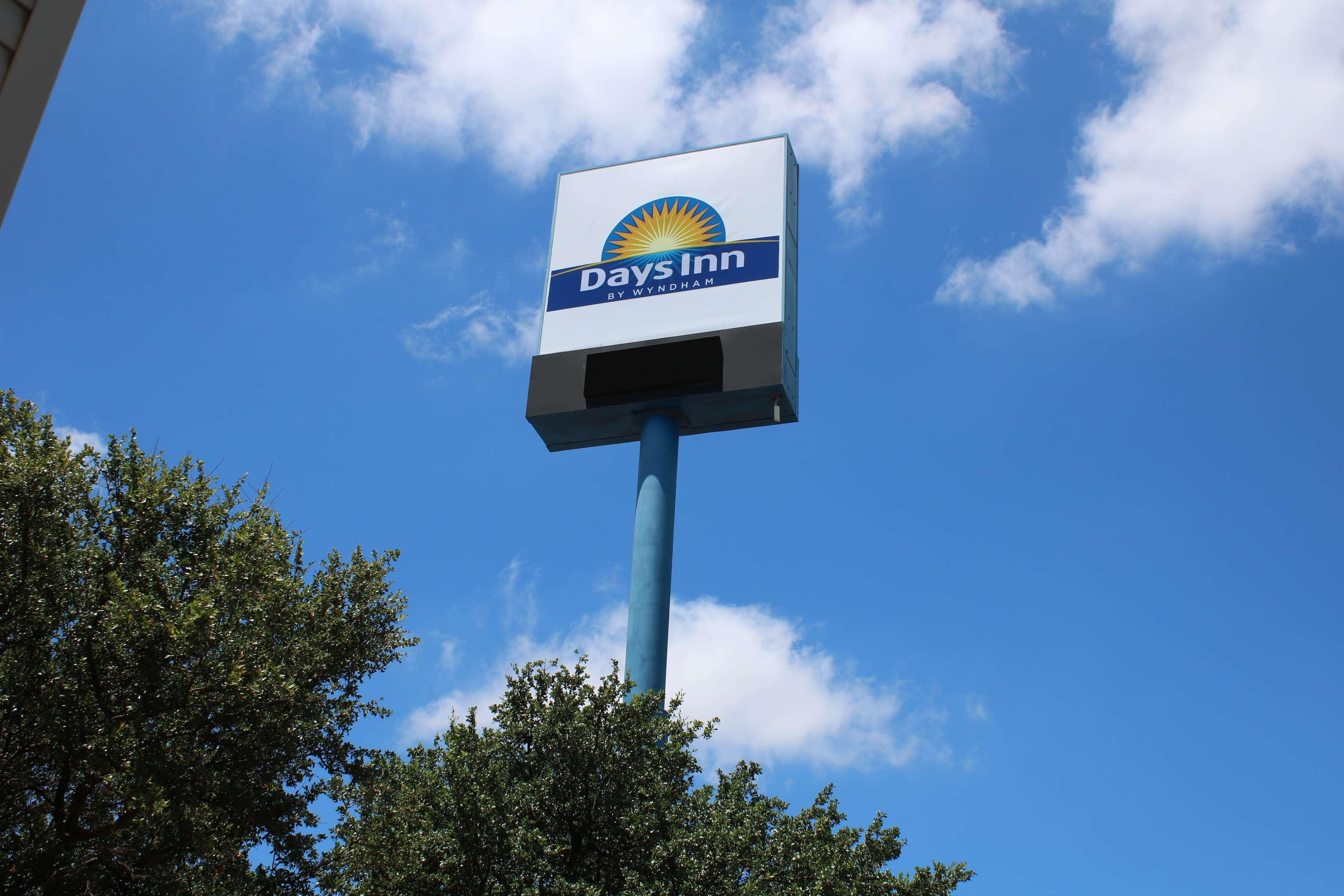 Days Inn By Wyndham Waco University Area Exteriér fotografie