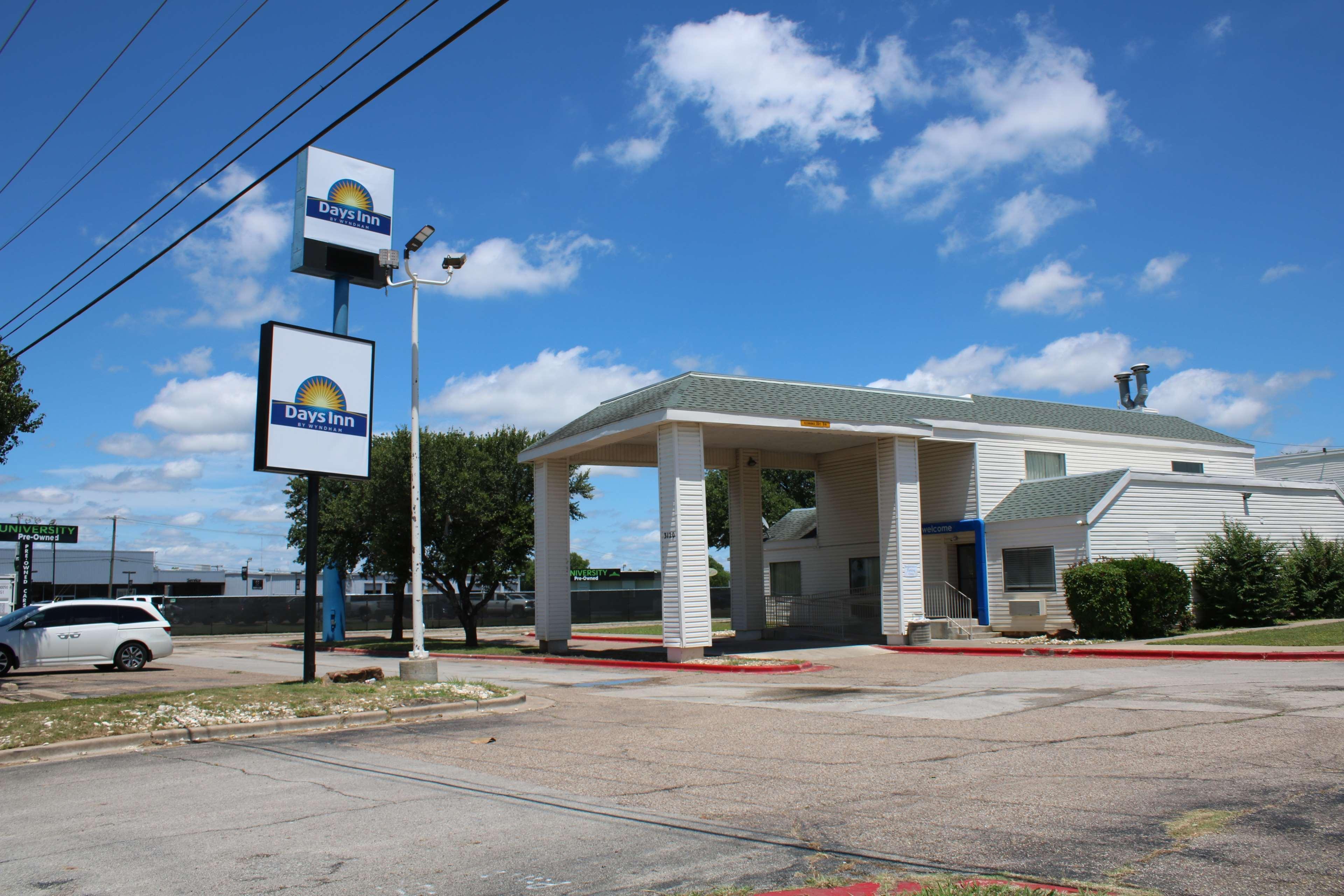 Days Inn By Wyndham Waco University Area Exteriér fotografie