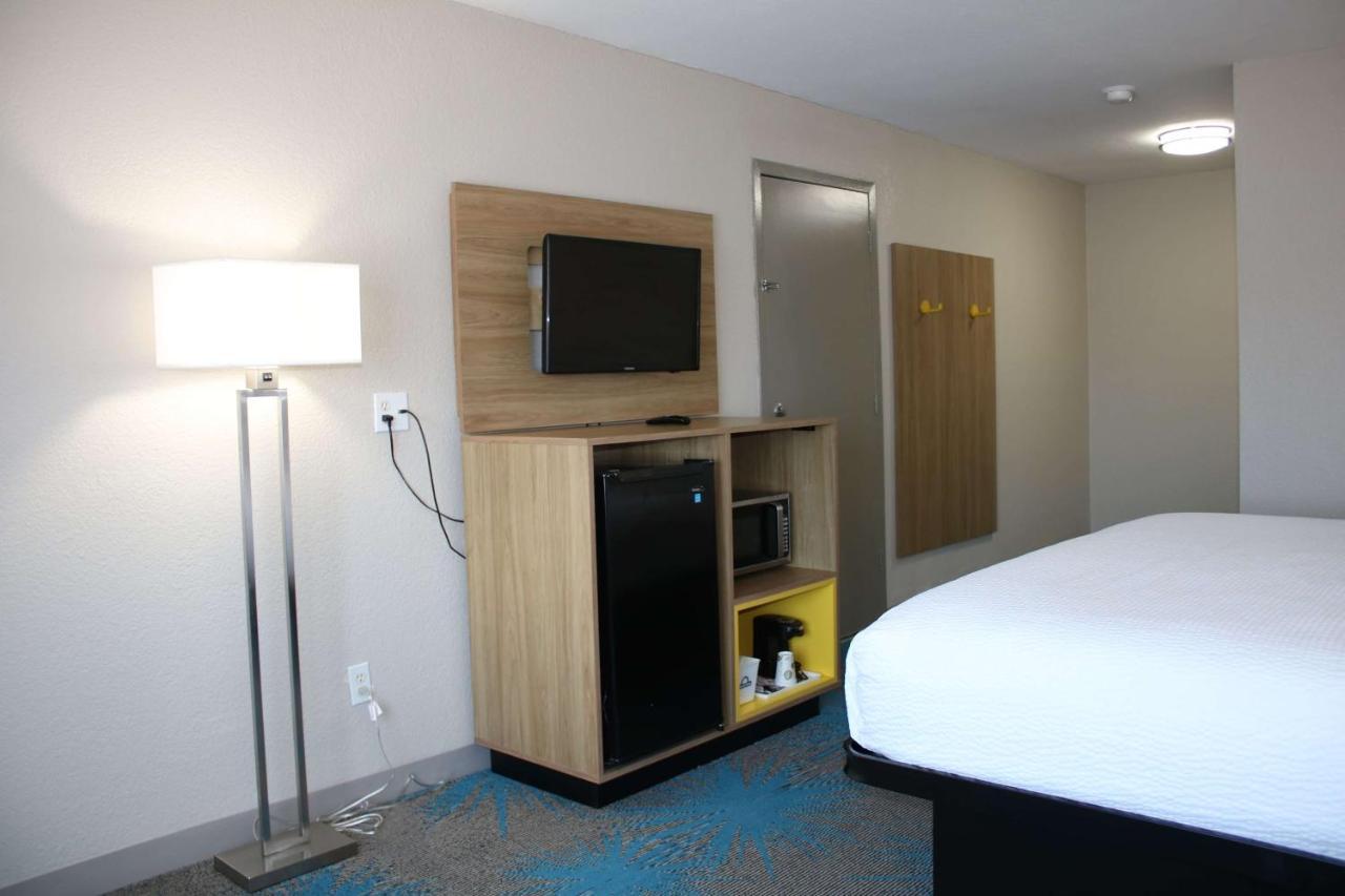 Days Inn By Wyndham Waco University Area Exteriér fotografie